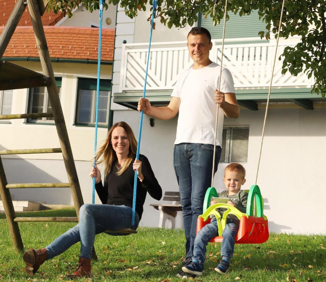 Sonntagsberg Hof Familie Fiedler Hotel Bad Waltersdorf Bagian luar foto
